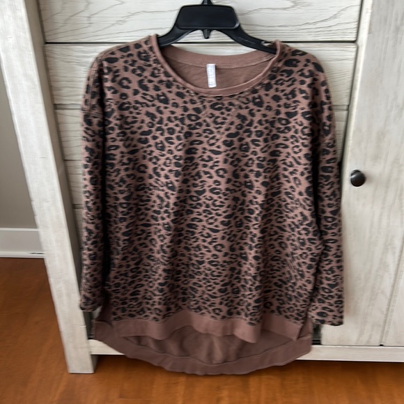 Z Supply sweatshirt - Picture 1 of 3